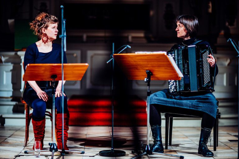 Konzert von Aulbert und Zöllner mit Akkordeon und Stimme