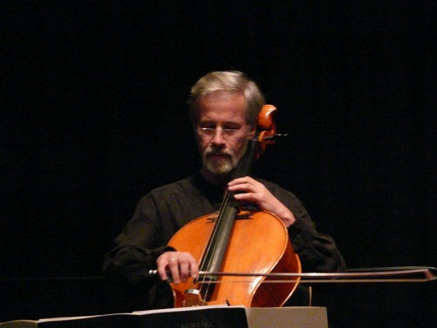 Michael Denhoff mit Cello